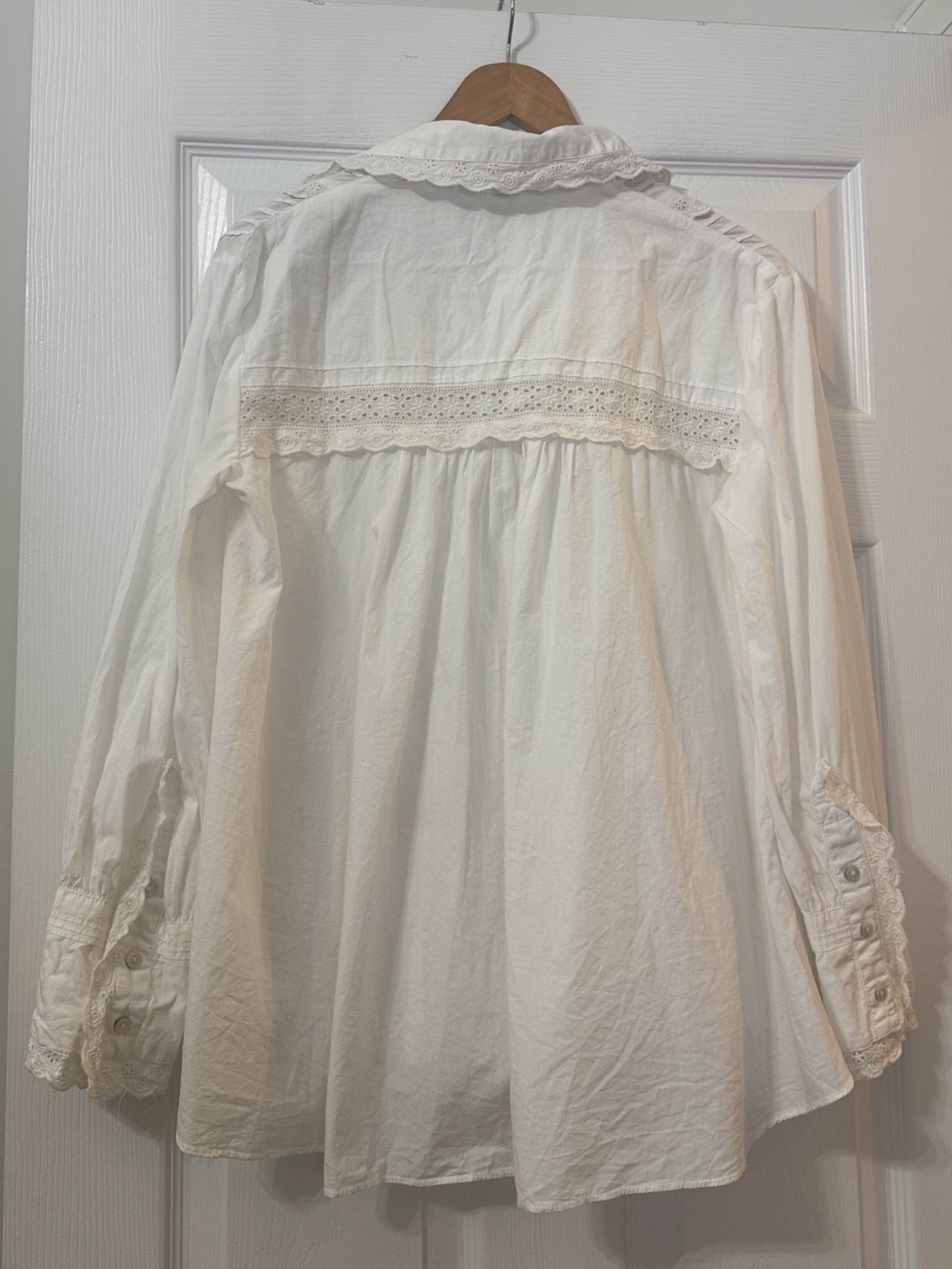 Free People eyelet scalloped popover top - Picture 5 of 6